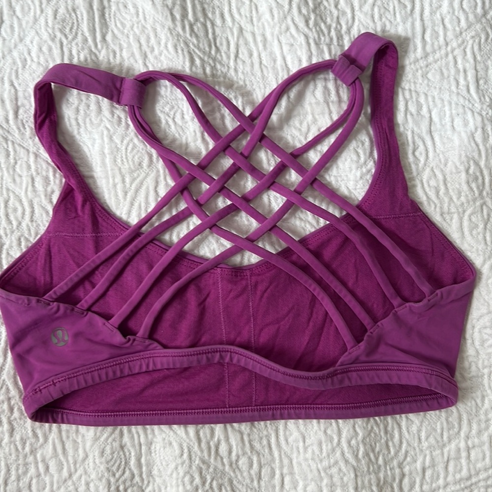 Lululemon free to be wild sports bra magenta in size 6